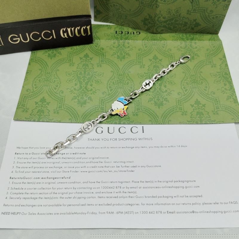G*u*i bracelets